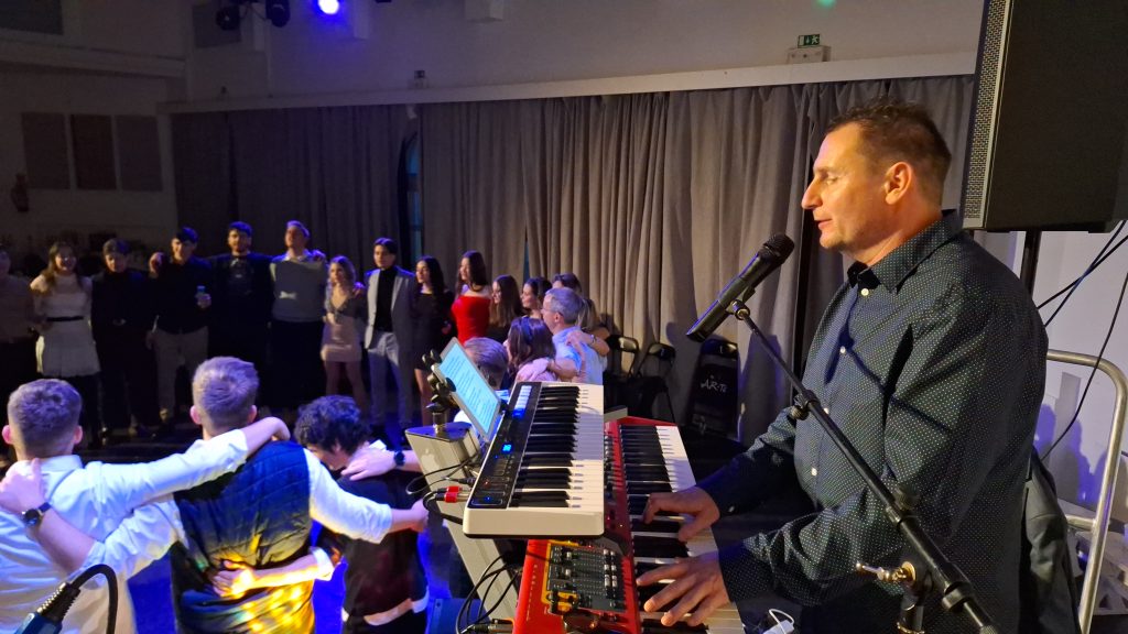 Zenekari vélemények dícséretek